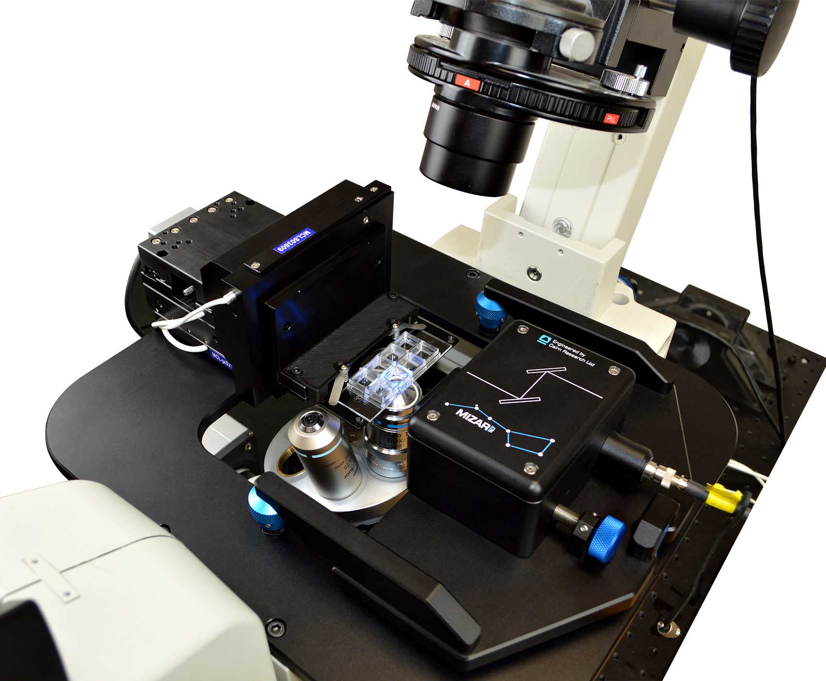 Микро ru. Микроскоп оптический для оптического кабеля. Микроскопия плоскостного освещения. Флуоресцентная микроскопия плоскостного освещения Азимут Фотоникс. Окно для микроскопии.